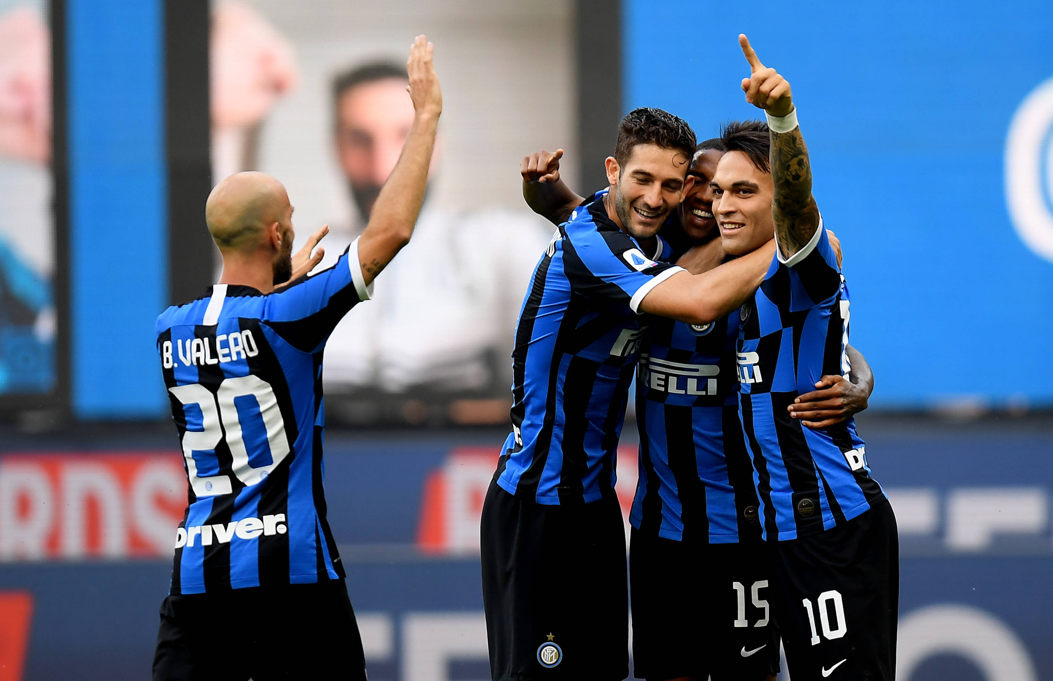 包含加拿大队观众沸腾芝加哥公牛围绕国王杯再遭质疑之后，亚特兰大转会期防线松动的词条