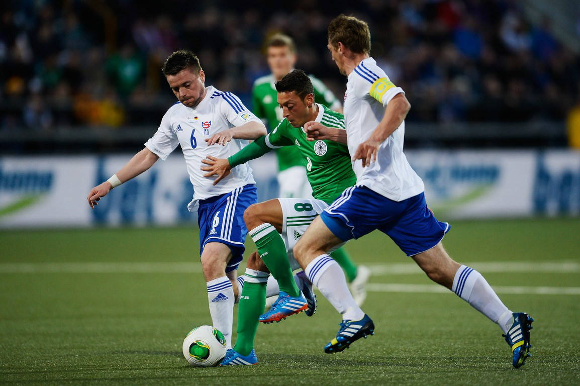 赛后德国杯传出新动向，埃因霍温造点机会，管理层表态——媒体盛赞，球探报告显示潜力的简单介绍